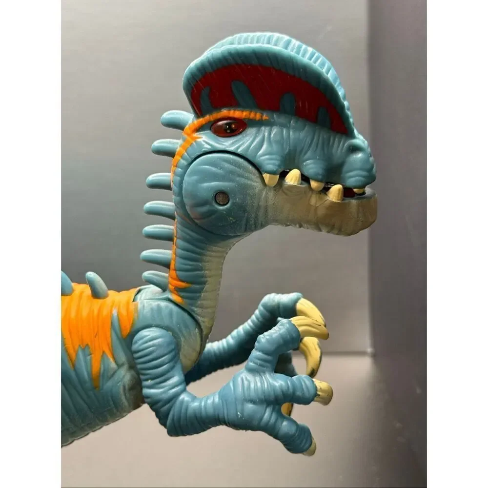 Playskool Heroes Jurassic World SFX Dilophosaurus JW Park Dinosaur Light Up Eyes